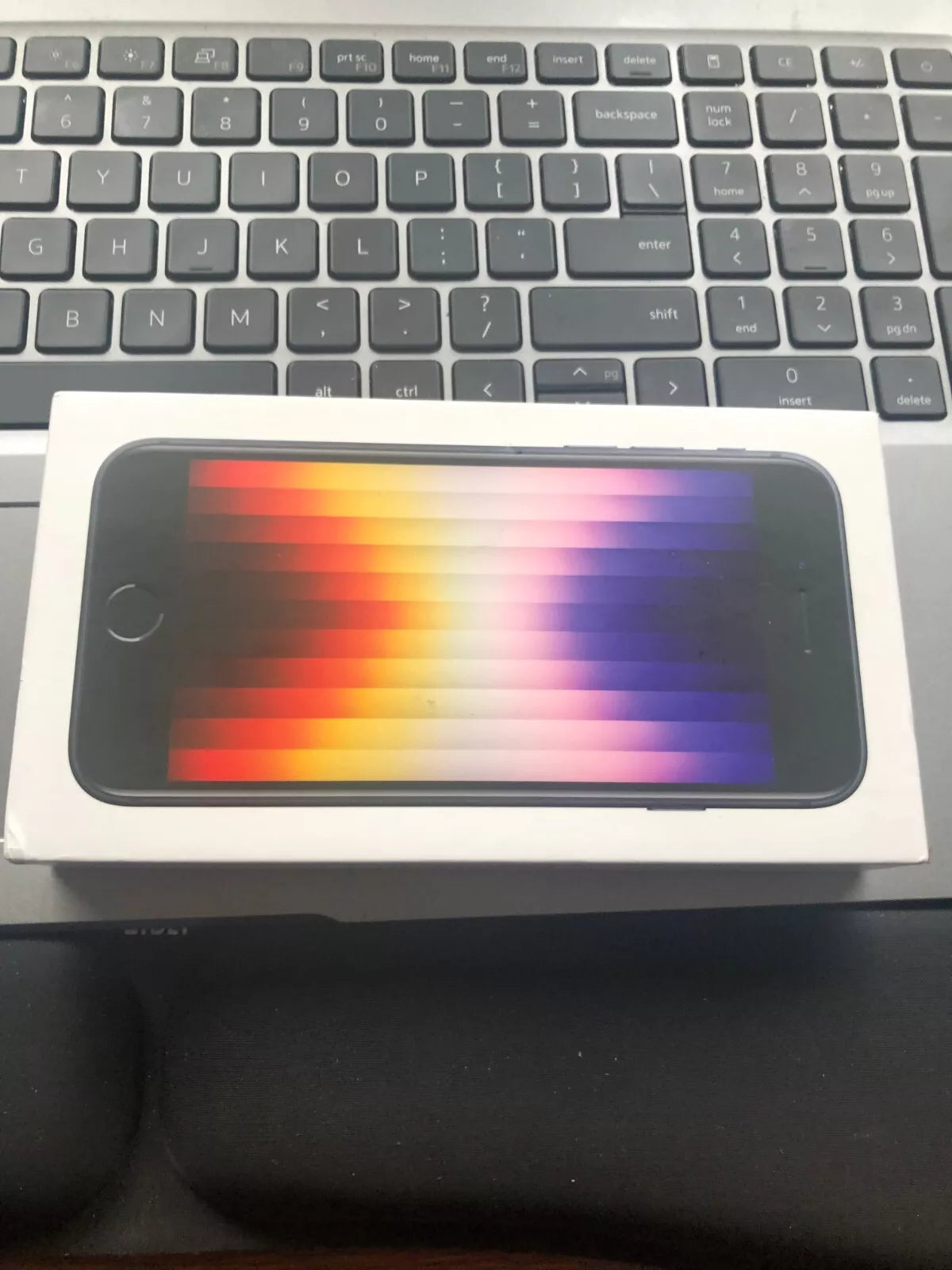 Apple iPhone SE (3rd Generation) - 128GB - Black