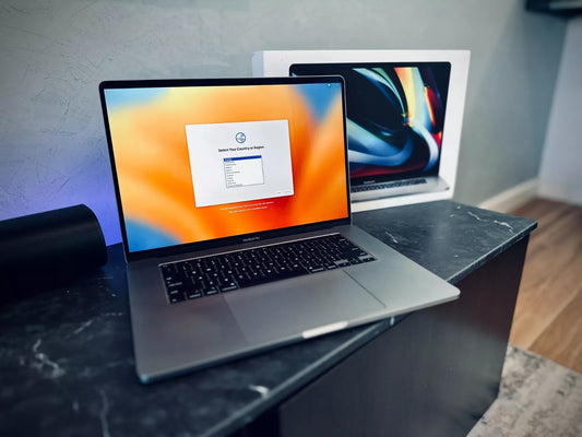 Macbook Pro - 16" - 512GB - i7